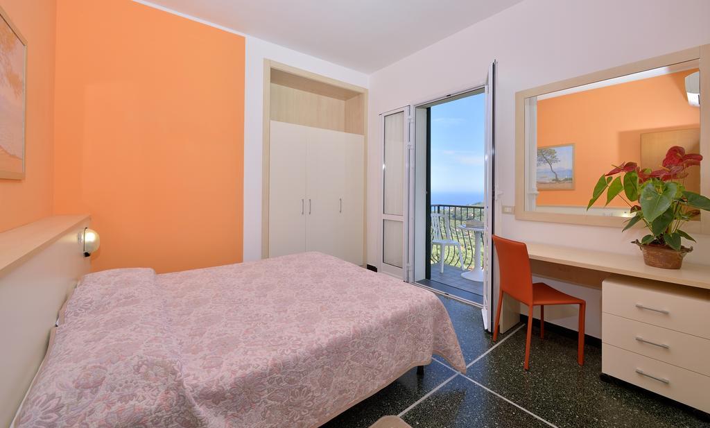 Residence Elvira Diano Marina Bagian luar foto