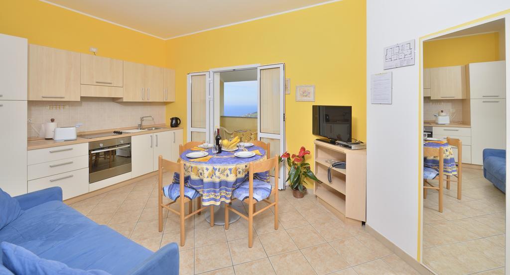 Residence Elvira Diano Marina Bagian luar foto
