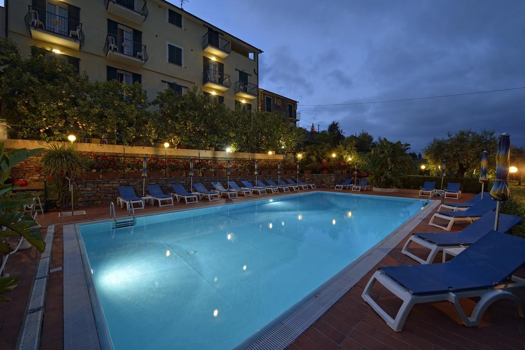Residence Elvira Diano Marina Bagian luar foto